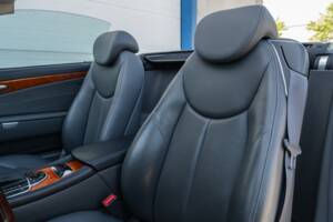 Image 66/86 de Mercedes-Benz SL 500 (2002)