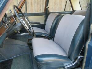 Image 5/17 de Mercedes-Benz 250 SE (1966)
