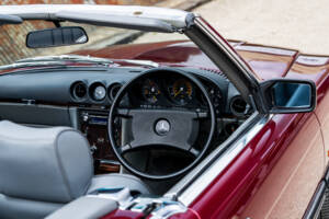 Afbeelding 20/36 van Mercedes-Benz 300 SL (1989)