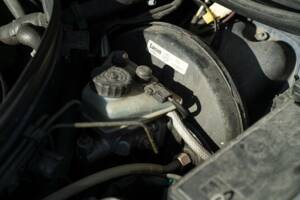 Afbeelding 47/50 van Mercedes-Benz 200 CE (1992)