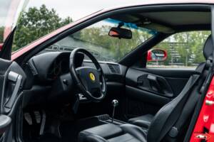 Bild 39/53 von Ferrari F 355 Berlinetta (1996)