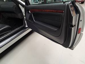Image 12/50 of Mercedes-Benz SL 320 (1998)