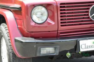 Image 36/49 de Mercedes-Benz 230 GE (SWB) (1993)