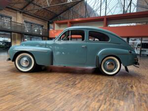 Image 14/34 of Volvo PV 444 (1951)