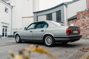 Bild 2/20 von BMW 530i (1988)