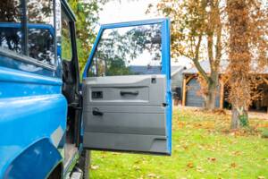 Bild 41/50 von Land Rover Defender 90 &quot;50th Anniversary&quot; (1999)