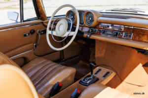 Image 28/38 of Mercedes-Benz 280 SE 3,5 (1970)