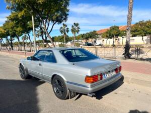 Image 13/77 of Mercedes-Benz 380 SEC (1982)