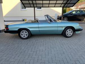 Image 3/55 of Alfa Romeo 2.0 Spider (1984)