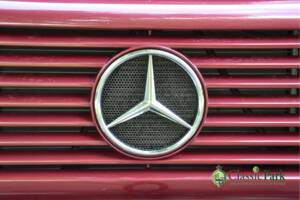 Image 43/49 de Mercedes-Benz 230 GE (SWB) (1993)