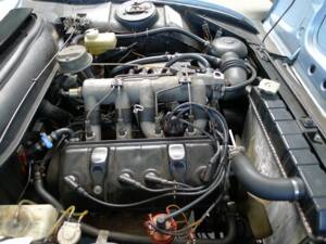 Image 2/43 of Peugeot 504 Convertible (1971)