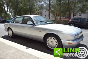 Afbeelding 2/10 van Jaguar XJ6 3.2 (1995)