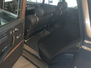 Bild 8/8 von Mercedes-Benz 220 S b (1961)