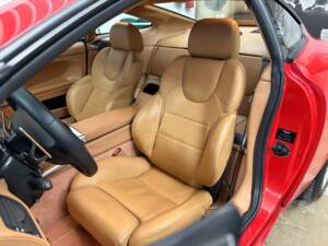 Immagine 9/18 di Aston Martin V12 Vanquish (2003)