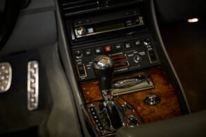 Bild 40/77 von Bentley Azure (2001)