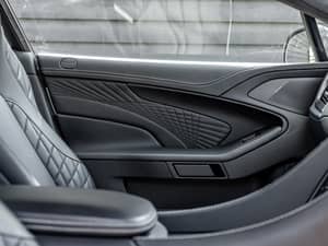 Image 31/57 of Aston Martin Vanquish S (2018)