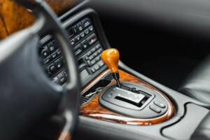 Immagine 19/28 di Jaguar XK8 4.0 (1999)