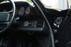 Image 48/67 of Porsche 911 Turbo 3.3 (1987)