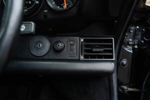 Image 41/67 of Porsche 911 Turbo 3.3 (1987)