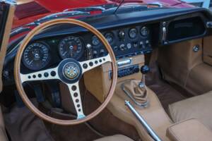 Image 18/50 de Jaguar Type E 3.8 (1964)
