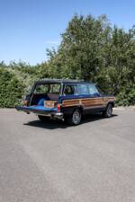 Bild 32/44 von Jeep Grand Wagoneer (1988)