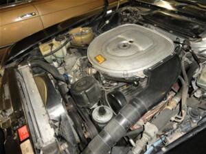 Image 15/30 de Mercedes-Benz 560 SL (1988)