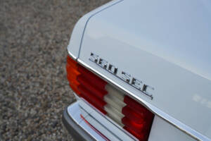 Image 31/50 of Mercedes-Benz 560 SEC (1987)