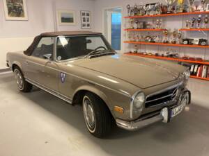 Image 2/99 de Mercedes-Benz 280 SL (1971)