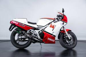 Imagen 5/50 de Yamaha DUMMY (1985)