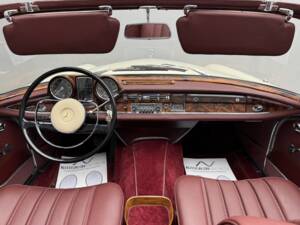 Afbeelding 28/36 van Mercedes-Benz 250 SE (1966)