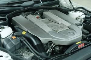 Image 36/50 of Mercedes-Benz SL 55 AMG (2003)