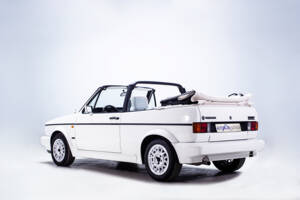 Imagen 13/39 de Volkswagen Golf Mk I Convertible 1.8 (1994)
