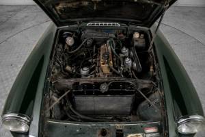 Image 42/50 of MG MGB GT (1973)