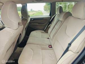 Imagen 28/40 de Volvo V 70 2.4 (2005)