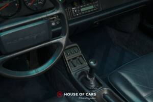 Image 22/25 of Porsche 911 Carrera 4 (1992)
