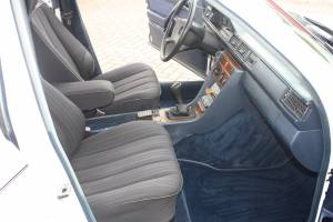 Bild 5/9 von Mercedes-Benz 250 D (1986)