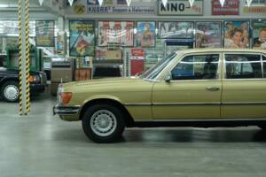 Image 5/50 de Mercedes-Benz 280 SE (1975)