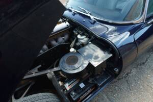 Image 29/35 de Jaguar E-Type (1968)