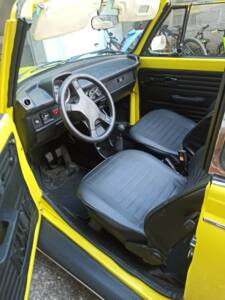 Bild 7/11 von Volkswagen Käfer 1303 LS (1975)
