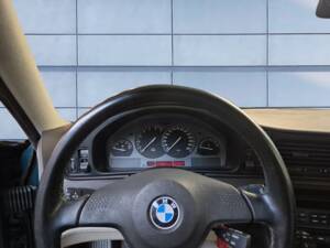 Image 13/14 of BMW 850i (1991)