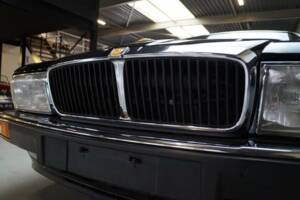 Image 27/47 of Jaguar XJ12 6.0 (1994)