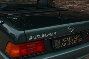 Image 34/50 of Mercedes-Benz 300 SL-24 (1992)