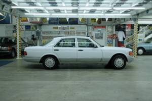 Bild 50/50 von Mercedes-Benz 500 SE (1990)