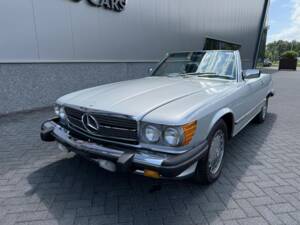 Afbeelding 2/44 van Mercedes-Benz 560 SL (1986)