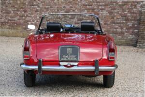 Image 6/50 of Alfa Romeo 2600 Spider (1962)