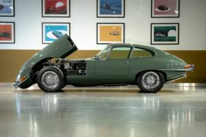 Image 13/50 de Jaguar Type E 4.2 (1966)