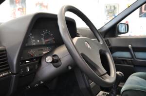 Bild 33/41 von Alfa Romeo 164 2.0 (1990)