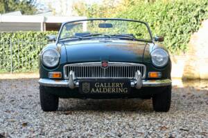Image 39/50 of MG MGB (1974)