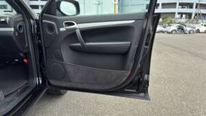 Image 25/50 of Porsche Cayenne Turbo (2007)