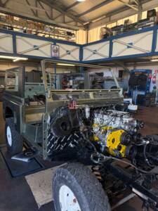 Image 13/23 of Land Rover 90 (1986)